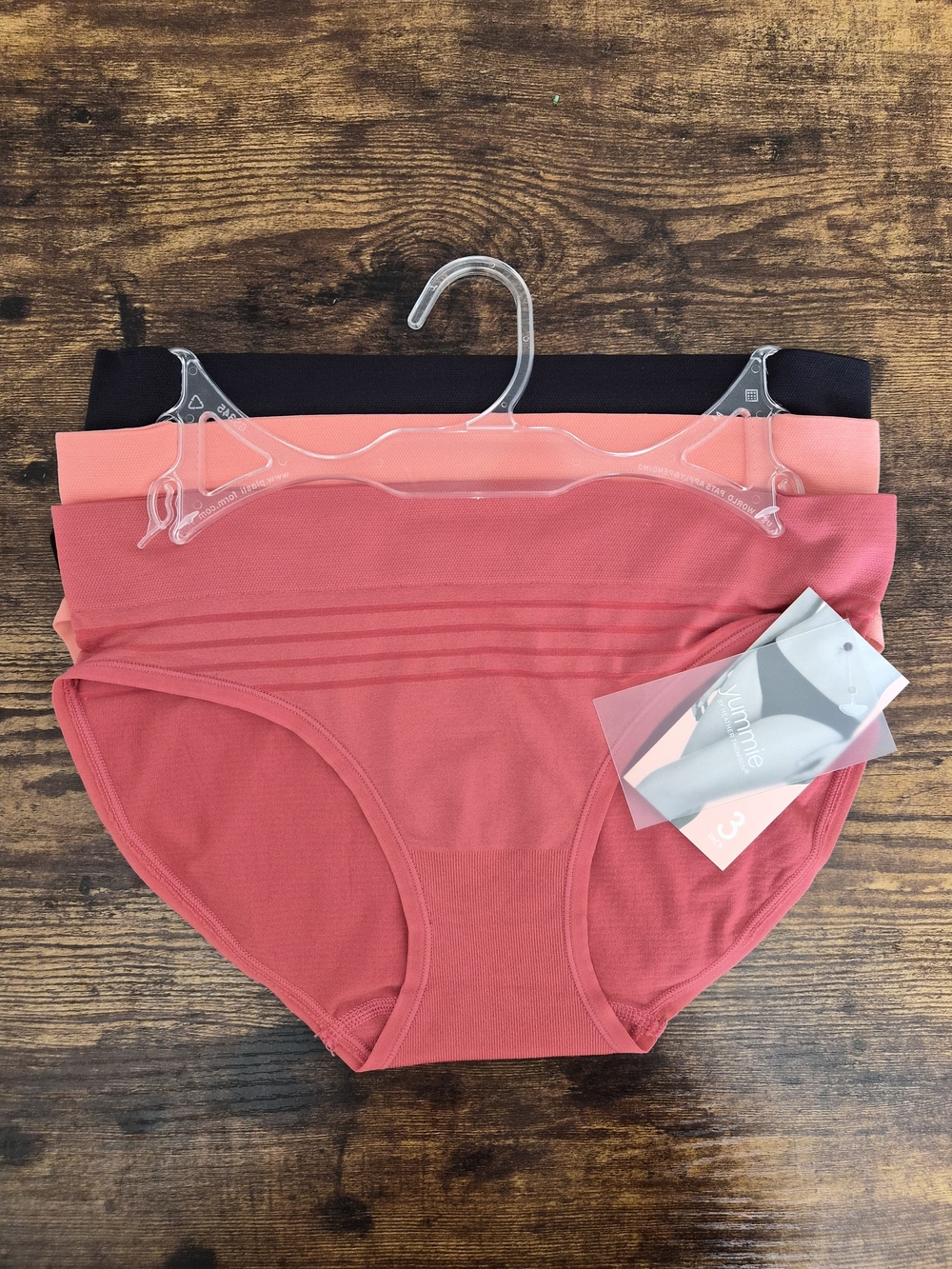 Yummie by Heather Thomson panties 3 pack black Coral Pink Small